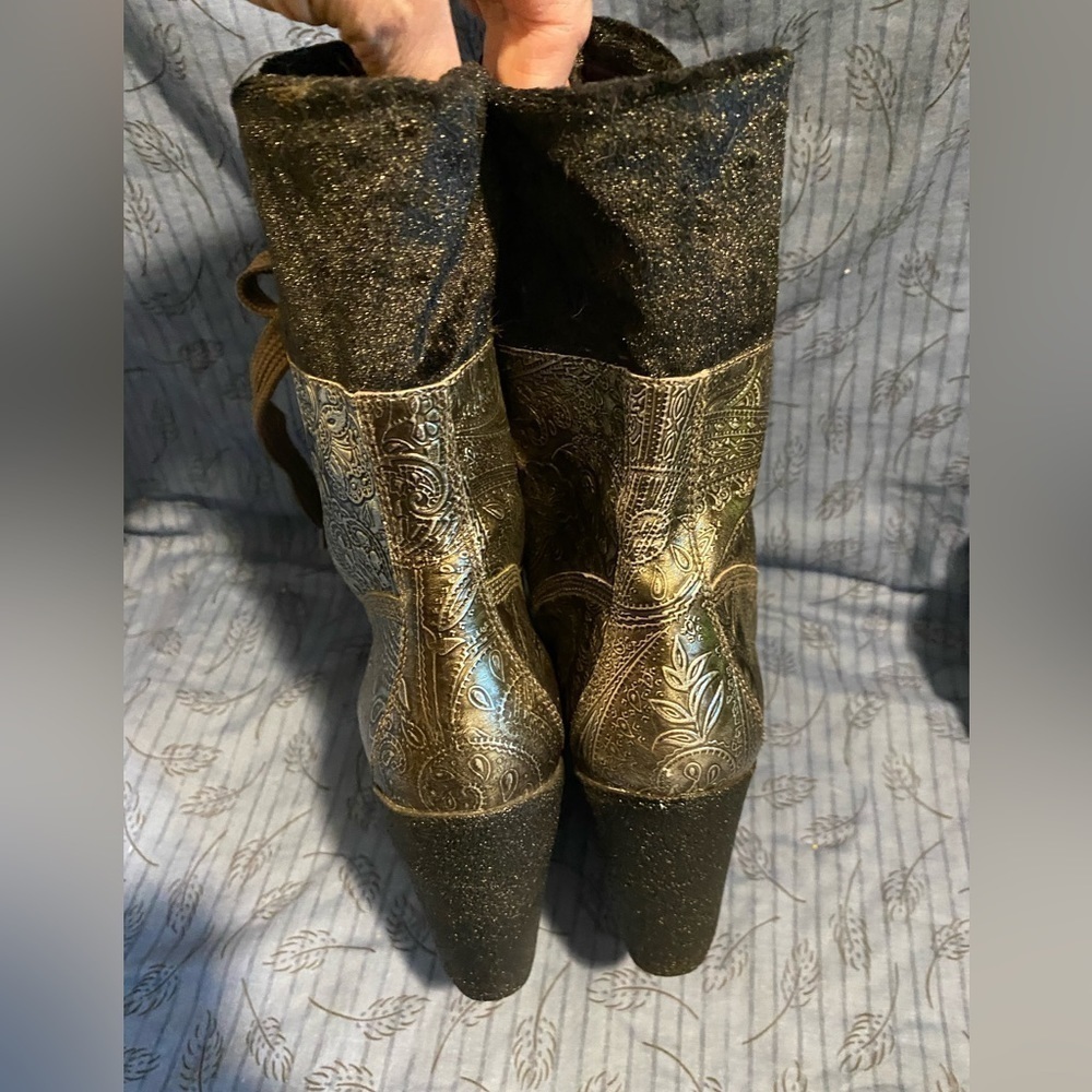 Timberland metallic embossed leather wedge boots with velvet top cuff 7 - Picture 5 of 10